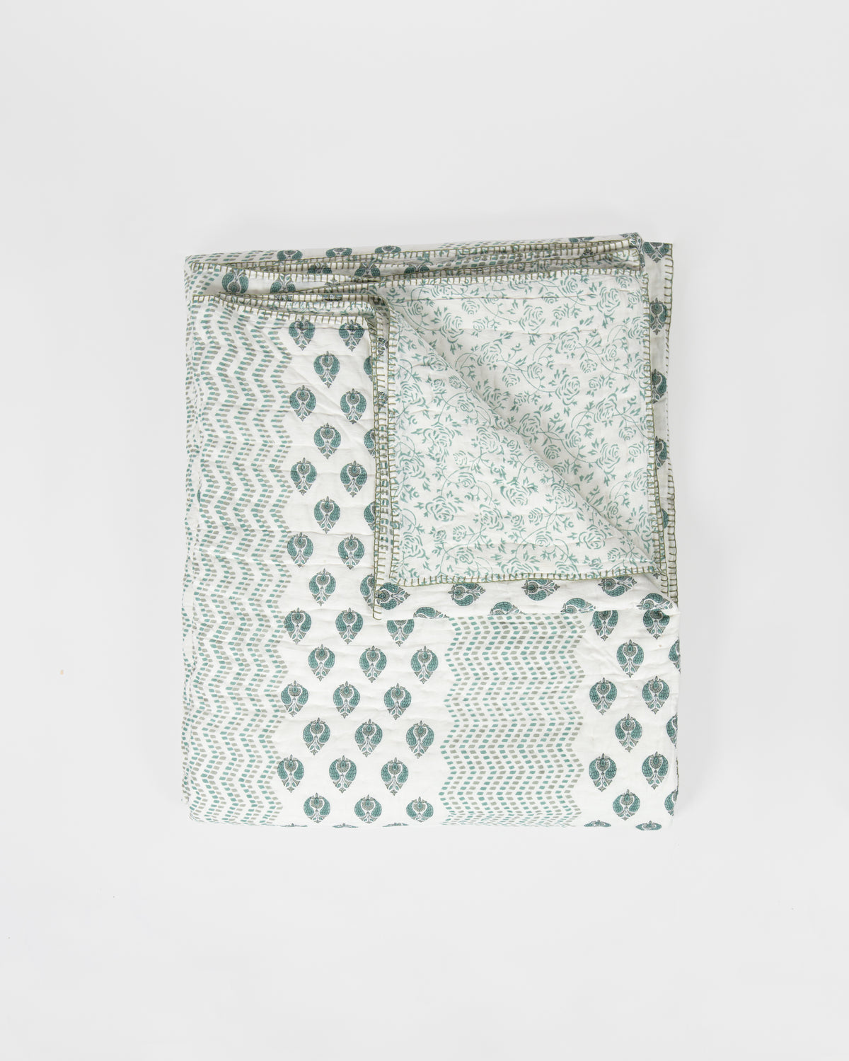 King size white and green reversible hand block printed cotton quilt, 220x270cm